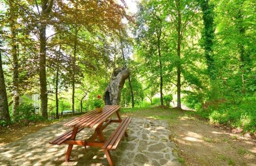 San Marcello Piteglio House | Holiday Home with Garden and shared pool