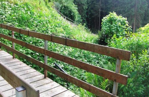 Grossbreitenbach House | Holiday Home with Garden