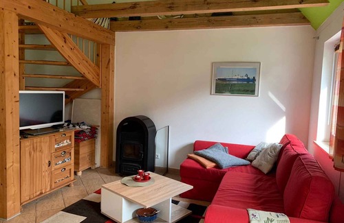 Gustow House | Holiday home with garden and terrace, 800 m to beach