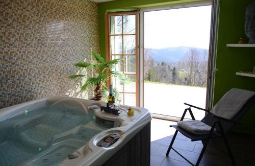 Rovte House | Holiday Home with Hot tub and Sauna Sabina