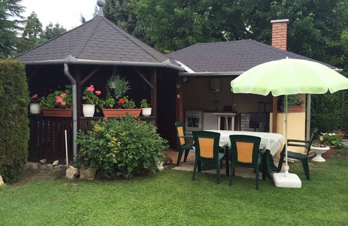 Keszthely House | Holiday home with pool and air conditioning