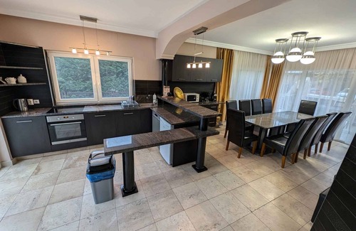 Siofok House | Holiday home with pool and whirlpool only 100 metres from the beach