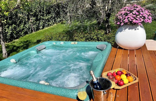 SantʼEgidio House | Holiday home with pool, whirlpool and solarium