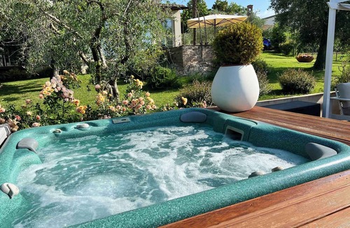 SantʼEgidio House | Holiday home with pool, whirlpool and solarium