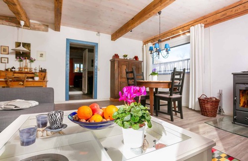 Puddemin House | Holiday home with terrace and large sunbathing area