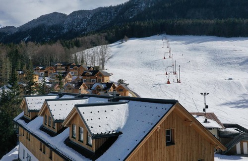 Grundlsee House | Holiday home with two flat units near Grundlsee