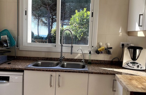 Sant Pol De Mar House | Holiday Home 'Your Pet-friendly Home In Sant Pol' with Sea View, Wi-Fi and Air Conditioning
