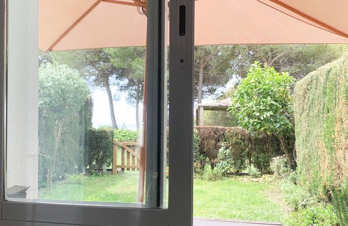 Sant Pol De Mar House | Holiday Home 'Your Pet-friendly Home In Sant Pol' with Sea View, Wi-Fi and Air Conditioning