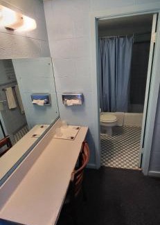Sonora Hotel | Holiday Host Motel & RV Park