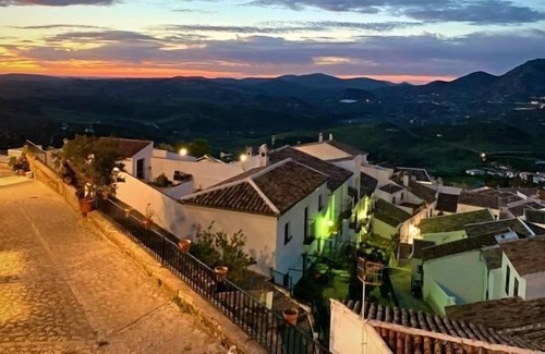 Zahara de la Sierra House | Holiday house Zahara de la Sierra for 1 - 6 persons with 3 bedrooms - Holiday home