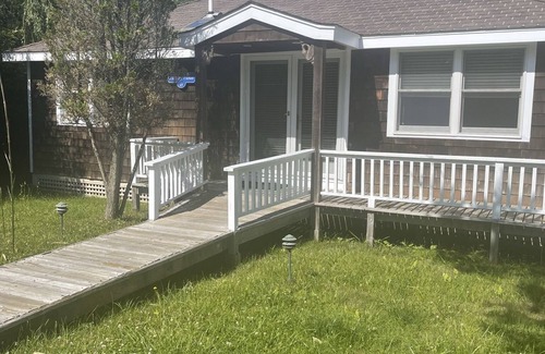 Fire Island House | Holiday House 4 bedroom Beach House in Kismet, Fire Island One block from ocean
