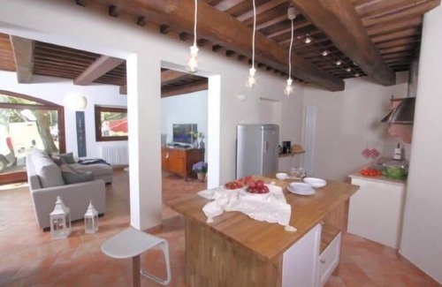 Acqualagna House | Holiday house Acqualagna for 1 - 12 persons with 6 bedrooms - Holiday home
