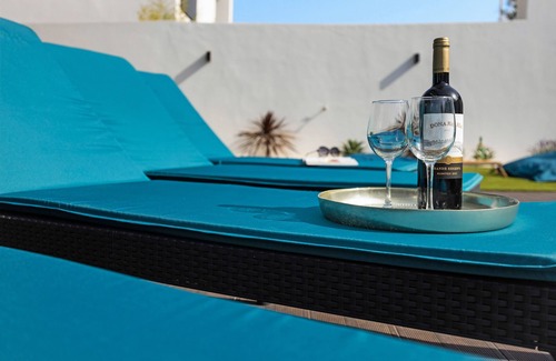 Montes de Alvor Villa | Holiday House 'Be Glow Villa' with Mountain View, Saltwater Swimming Pool