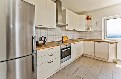 Citluk House | Holiday house Brapa - open swimming pool: - Hrvace, Riviera Split, Croatia