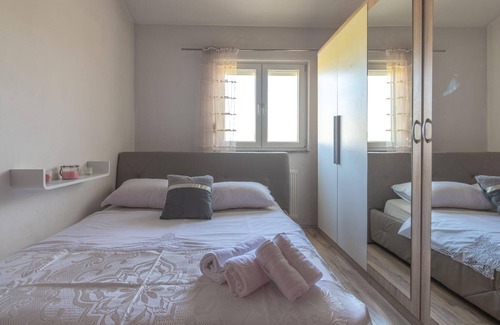Dicmo House | Holiday house Dicmo for 1 - 9 persons with 4 bedrooms - Holiday house