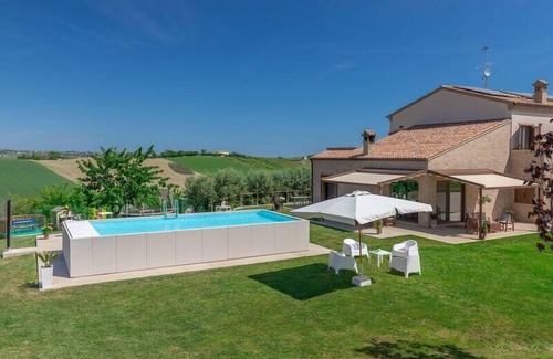 Fermo House | Holiday house Fermo for 1 - 14 persons with 4 bedrooms - Holiday home