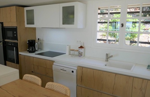 Saint-Raphael House | Holiday house for 4/6 persons with air conditioning and sea view