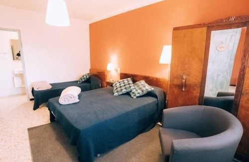 Gualta House | Holiday house Gualta for 1 - 15 persons with 6 bedrooms - Holiday home