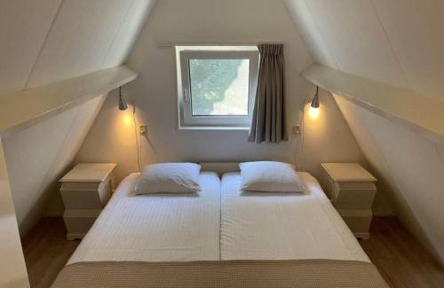 Sint Nicolaasga House | Holiday House in Friesland with Garden
