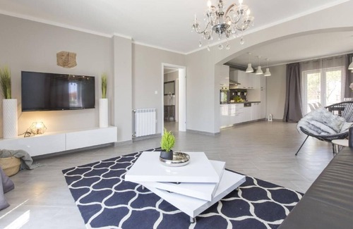 Becici House | Holiday house Labin for 1 - 8 persons with 4 bedrooms - Holiday home