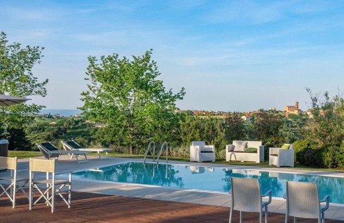 San Costanzo House | Holiday house San Costanzo for 1 - 14 persons with 6 bedrooms - Holiday home
