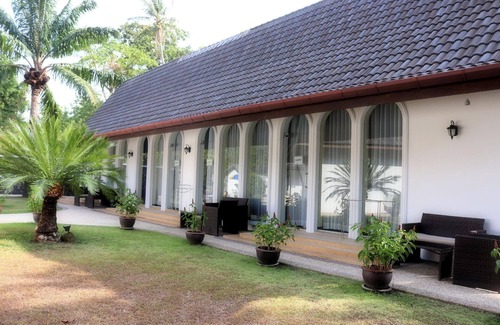 Chalong House | Holiday house Tambon Rawai for 6 - 19 persons with 8 bedrooms - Holiday house