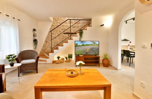 Dracevac House | Holiday house Vento with private backyard