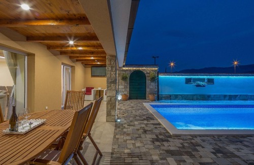 Vrgorac House | Holiday house Vrgorac for 1 - 8 persons with 4 bedrooms - Holiday home