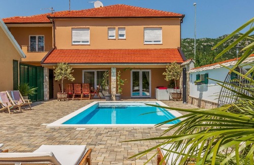 Vrgorac House | Holiday house Vrgorac for 1 - 8 persons with 4 bedrooms - Holiday home