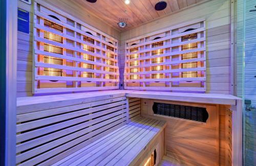 Sveti Kriz Zacretje House | Holiday House with Pool and Wellness Area - Black Pearl
