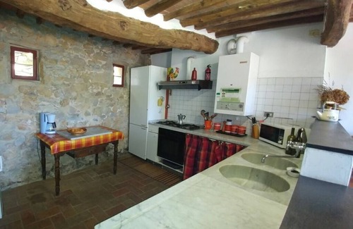 Buti House | Holiday house with pool in secluded location