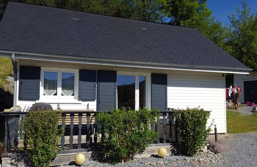 Issor Ski Chalet | HOLIDAY IN QUIET AT THE MOUNTAIN