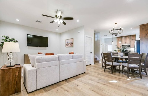San Angelo House | Holiday Inn - 3 BR/2.5 BA - New!