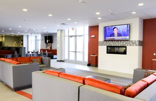 Abilene Hotel | Holiday Inn Abilene - North College Area by IHG