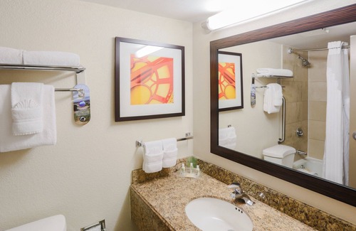 Highland Hotel | Holiday Inn Austin Midtown by IHG