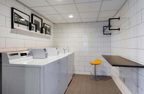 West Bloomington Hotel | Holiday Inn - Bloomington W MSP Airport Area by IHG