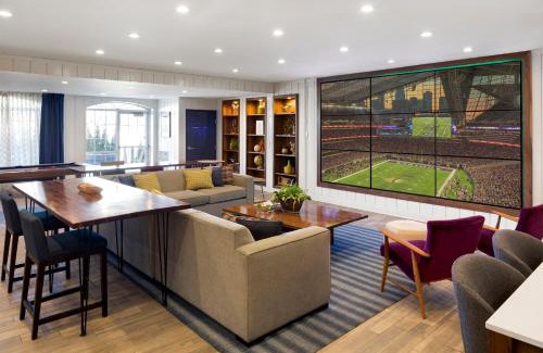 West Bloomington Hotel | Holiday Inn - Bloomington W MSP Airport Area by IHG