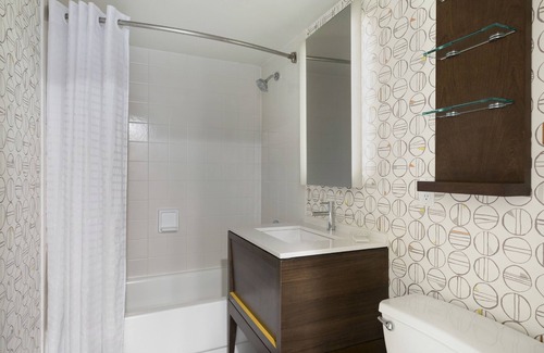 West Bloomington Hotel | Holiday Inn : Bloomington W MSP Airport Area by IHG