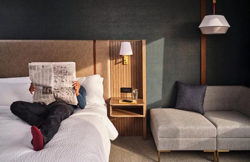 O'Hare Hotel | Holiday Inn Chicago O'Hare - Rosemont by IHG