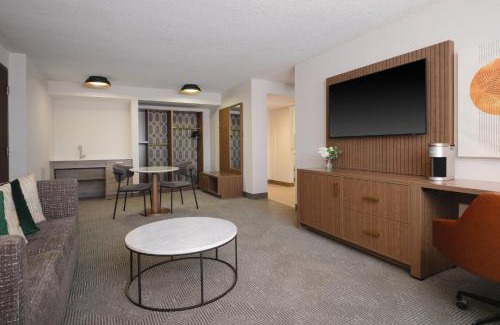 O'Hare Hotel | Holiday Inn Chicago O'Hare - Rosemont by IHG