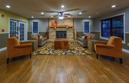 Clarkesville Hotel | Holiday Inn Club Vacations Apple Mountain Resort at Clarkesville