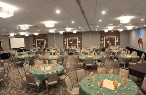 Cody Hotel | Holiday Inn Cody - Convention Center by IHG