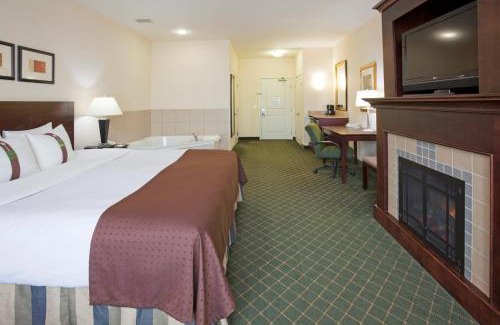 Marshfield Hotel | Holiday Inn Conference Center Marshfield by IHG