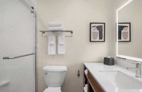 Lincoln Hotel | Holiday Inn Coralville Iowa City by IHG