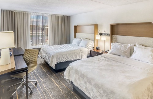 Detroit Lakes Hotel | Holiday Inn Detroit Lakes by IHG