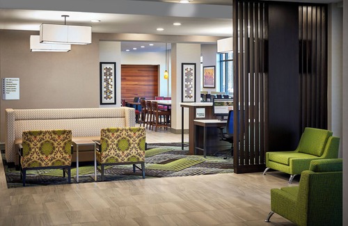 Glendale Hotel | Holiday Inn Express Niagara-On-The-Lake by IHG