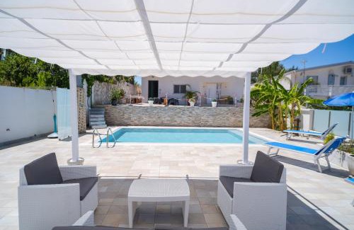 Alcamo Villa | holiday inn endless summer