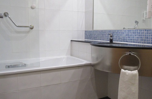 Sant Cugat del Valles Hotel | Holiday Inn Express Barcelona - Sant Cugat by IHG