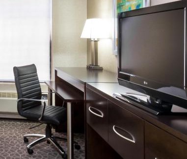Westampton Hotel | Holiday Inn Express & Suites Burlington - Mount Holly by IHG