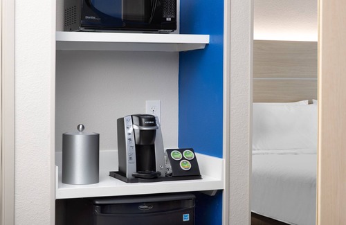 Biggar Hotel | Holiday Inn Express & Suites Ft Myers Beach-Sanibel Gateway by IHG